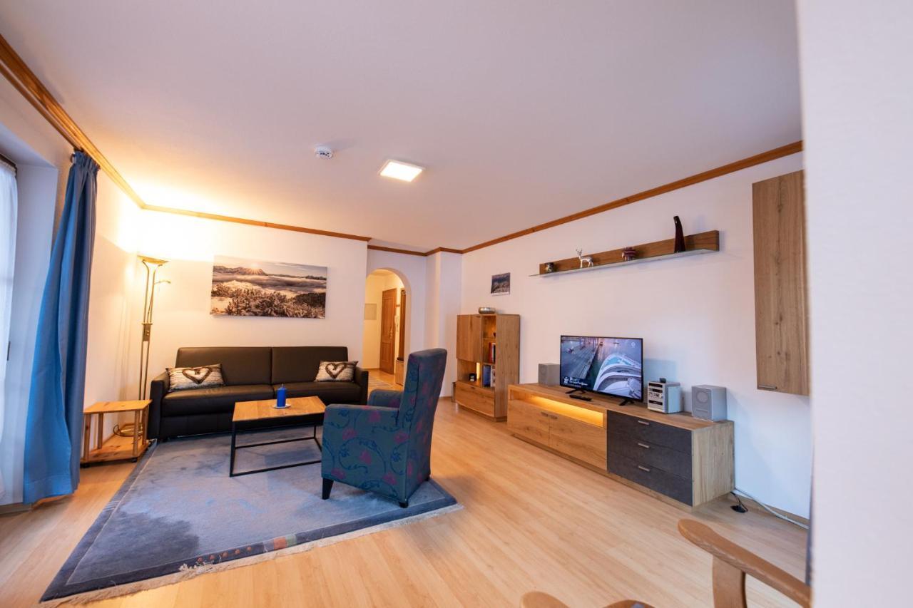 Bernadein Apartment การ์มิช-พาร์เทนเคียร์เชน ภายนอก รูปภาพ